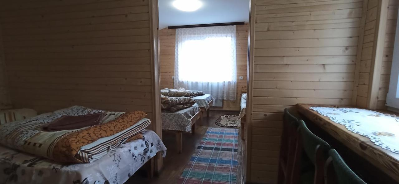 Чотиримісний номер з окремою ванною кімнатою